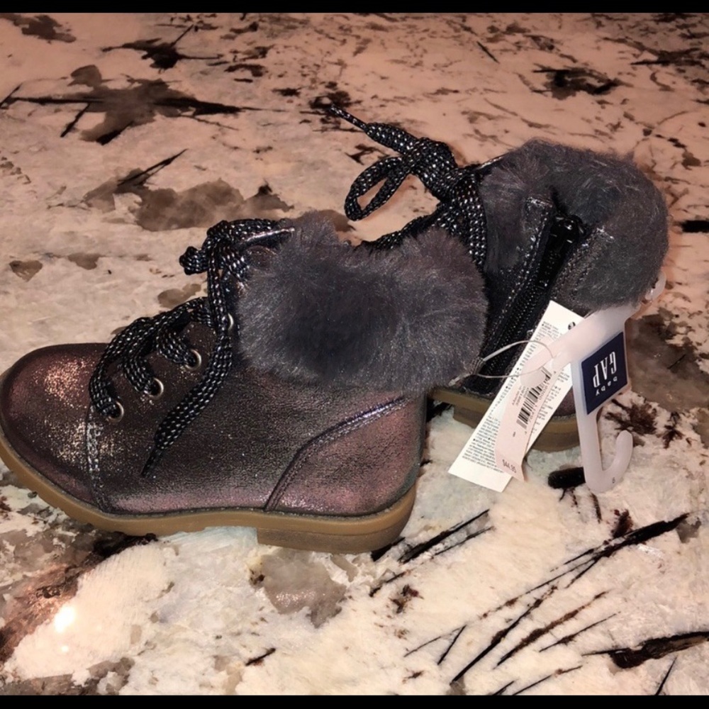 NWT Boots